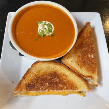 Twisted Oak Tavern - grilled cheese & tomato soup (weekly special) - American Near Me - Camarillo, California