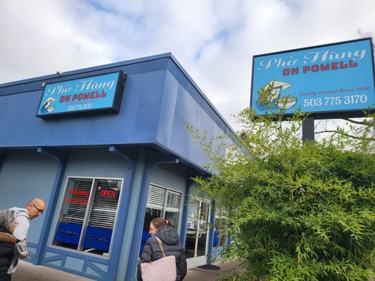 Phở Hùng on Powell by null