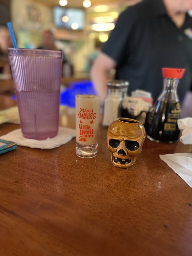 Mama Kwan's Tiki Bar & Grill