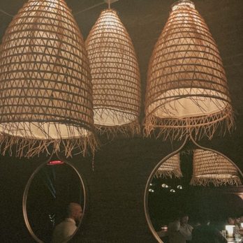 Valedor - Waiting area - Cocktail Bars Near Me - Chicago, Illinois
