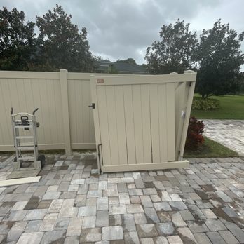 Fence Outlet - Fences & Gates Near Me - Melbourne, Florida Fence Outlet - Fences & Gates Near Me - Melbourne, Florida