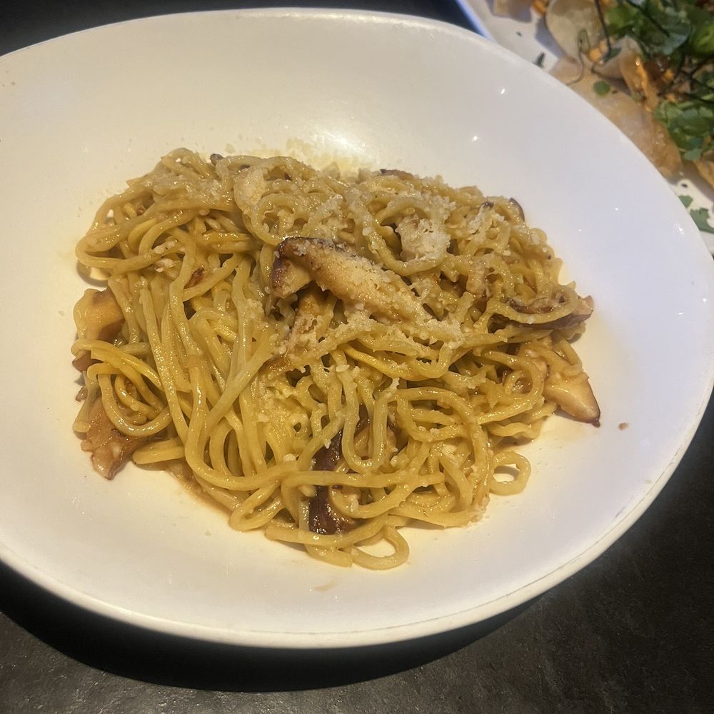 Yard House - Shiitake Garlic Noodles - New American Near Me - Carlsbad, California