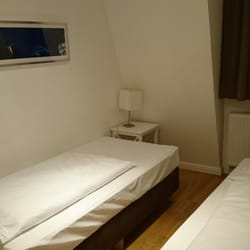 Old Town Apartments - Smaller twin room