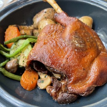 La Jacobine - Cuisse de canard confit du Sud-Ouest - Tea Rooms Near Me - Paris, 75 La Jacobine - Cuisse de canard confit du Sud-Ouest - Tea Rooms Near Me - Paris, 75