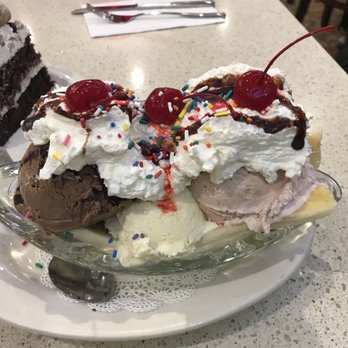 Cross Bay Diner - American Near Me - Howard Beach, New York