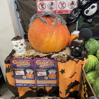 Tokyo Central & MAIN - Halloween pumpkin guessing game - International Grocery Near Me - Gardena, California Tokyo Central & MAIN - Halloween pumpkin guessing game - International Grocery Near Me - Gardena, California