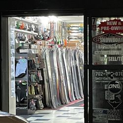 Sin City Snowboards - Inside