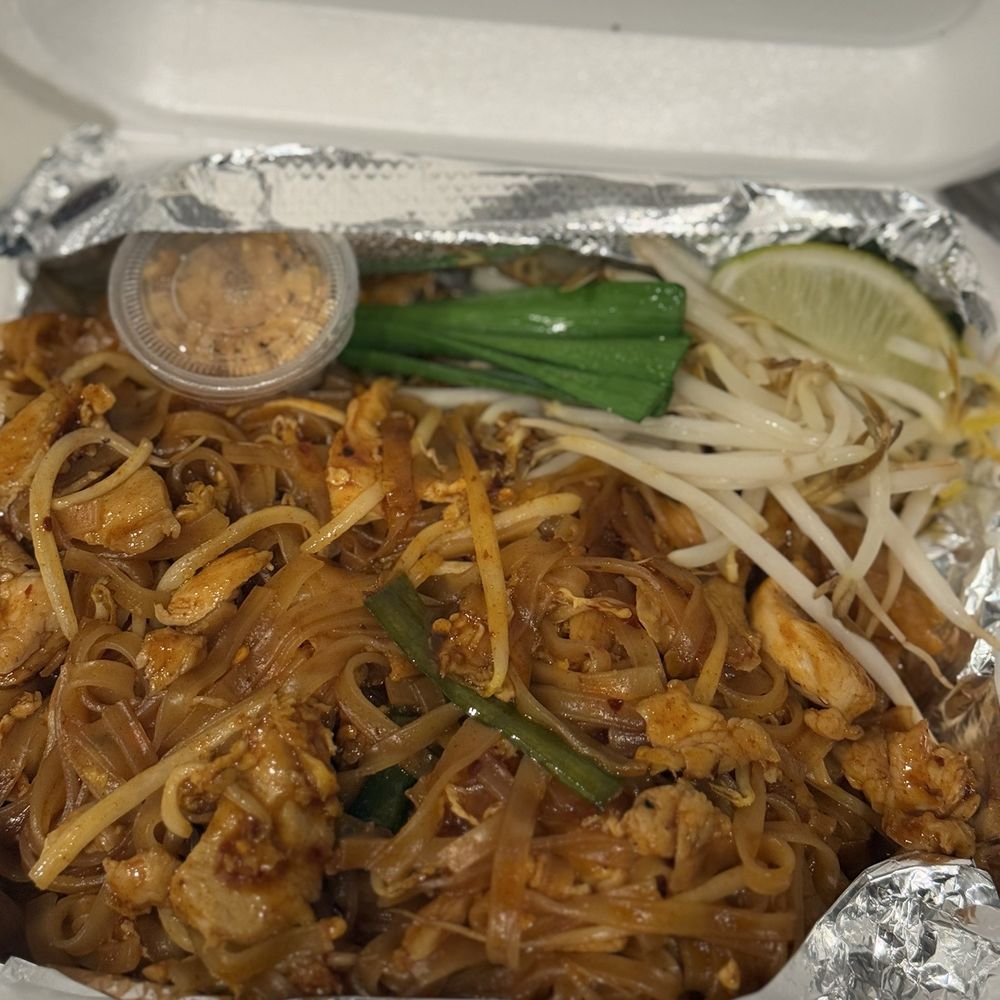 Black Thai Authentic Cuisine - Pad Thai spice level 5 - Salad Near Me - Carrollton, Texas Black Thai Authentic Cuisine - Pad Thai spice level 5 - Salad Near Me - Carrollton, Texas