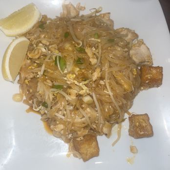 Tup Tim Thai Restaurant - Pad Thai Chicken Tofu - Thai Near Me - Gainesville, Florida