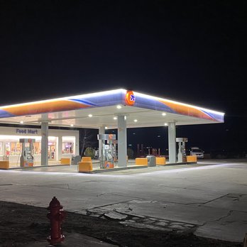 Holbrook 76 - a gas station at night - Convenience Stores Near Me - Holbrook, Arizona Holbrook 76 - a gas station at night - Convenience Stores Near Me - Holbrook, Arizona