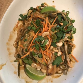 True Food Kitchen - Cashew Pad Thai - Vegetarian Near Me - Pasadena, California True Food Kitchen - Cashew Pad Thai - Vegetarian Near Me - Pasadena, California