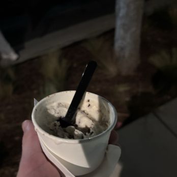 Gelato del Mar - The chocolate chip gelato is soooo good I would recommend - Gelato Near Me - Newport Beach, California
