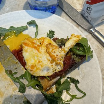 Avec River North - Pepper and egg on ciabatta - Mediterranean Near Me - Chicago, Illinois