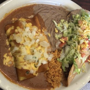 Lola's Mexican Food - Enchiladas, taco & chalupa - Mexican Near Me - Seguin, Texas