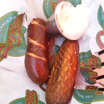 Cask 'n  Flagon - Pretzel bread and butter. Yum. - American Near Me - Marshfield, Massachusetts