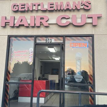 Gentlemen's Barber Shop - Back entrance of the store - Barbers Near Me - Los Angeles, California Gentlemen's Barber Shop - Back entrance of the store - Barbers Near Me - Los Angeles, California