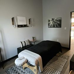 Belax & Co. A wellness Collective - Had a wonderful therapeutic massage by Brittney. The space was warms and cozy. I will definitely be back!