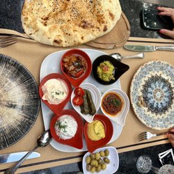 Garden 1897 Restaurant - Mixed mezze and bread