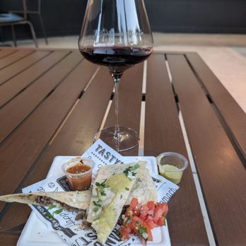 Propaganda Wine - Wine Tasting Room Near Me - Vista, California