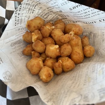 The Lookout Bar & Eatery - Cheese curds - Sports Bars Near Me - Delavan, Wisconsin