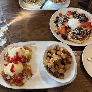 Another Broken Egg Cafe - Breakfast & Brunch Near Me - Katy, Texas