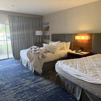 DoubleTree by Hilton Hotel Bakersfield - Hotels Near Me - Bakersfield, California DoubleTree by Hilton Hotel Bakersfield - Hotels Near Me - Bakersfield, California