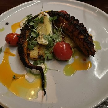 Le Chick - Cocktail Bars Near Me - Miami, Florida