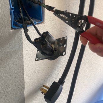 PD Electric - Electricians Near Me