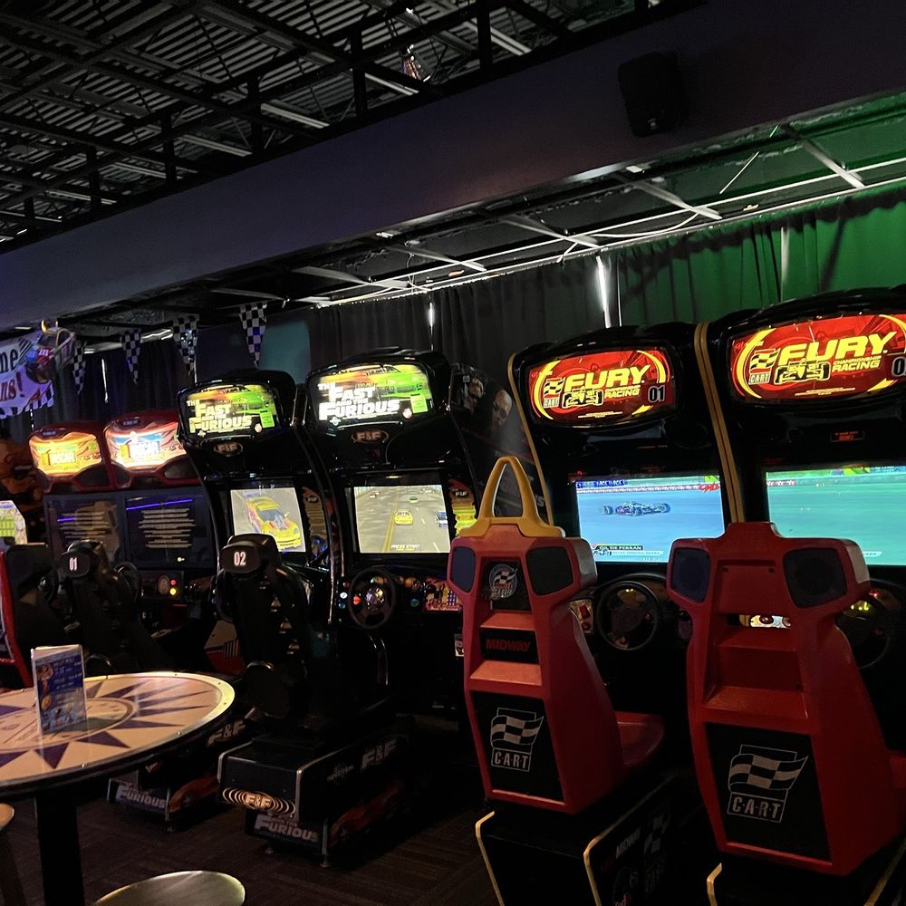 Free Play Pinball Arcade - Driving games - Arcades Near Me - Fraser, Michigan