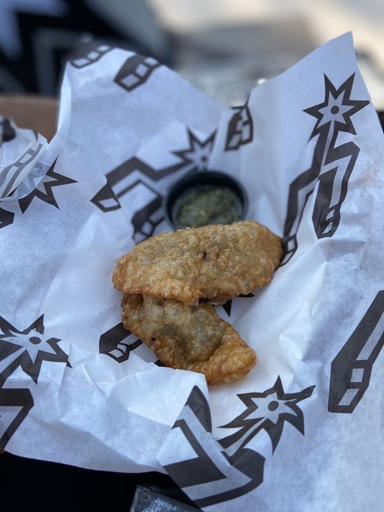 The Spurs Street Eats Food Truck Logo