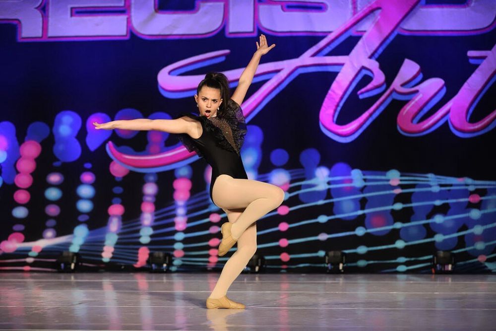 Gina's School of Dance Logo