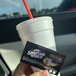 Smoothie World - Strawberry lemonade smoothie. Pretty good