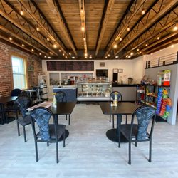Amira Cafe - Interior