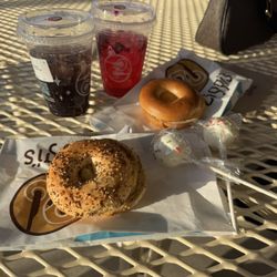 Delicious bagels and refreshing energy drinks