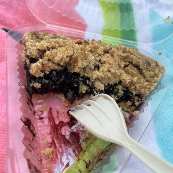 Mom's Apple Pie Hill High - Blueberry crumb pie! - Bakeries Near Me - Round Hill, Virginia