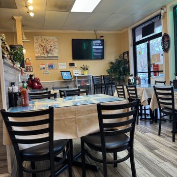 Mai's Kitchen - Inside - Vietnamese Near Me - Union City, California Mai's Kitchen - Inside - Vietnamese Near Me - Union City, California