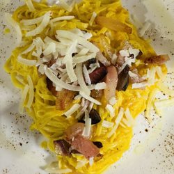 Sgrano - Tagliatelle with sweet peppers and bacon