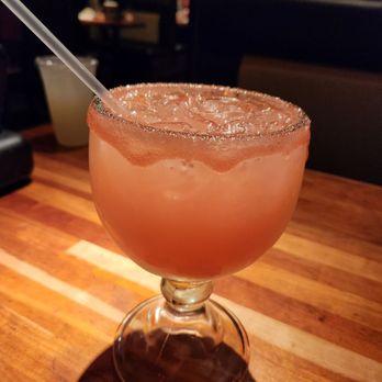 Cheddar's Scratch Kitchen - Sunset Margarita - American Near Me - Austin, Texas Cheddar's Scratch Kitchen - Sunset Margarita - American Near Me - Austin, Texas
