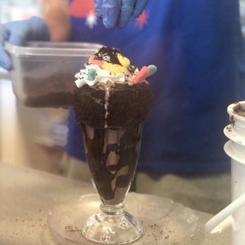 Bubbles Ice Cream Parlor - Dirt n' Worms Epic Shake - Ice Cream & Frozen Yogurt Near Me - Michigan City, Indiana