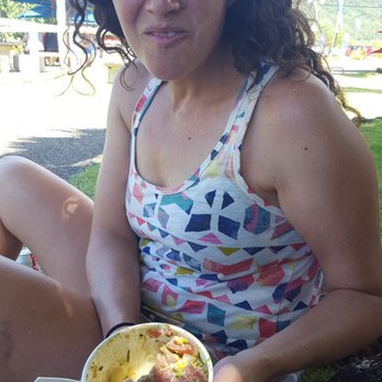 The Dolphin - Poke bowl from the market - Seafood Markets Near Me - Hanalei, Hawaii