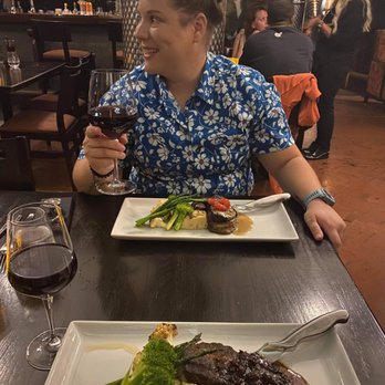 Weinkeller - Wine Bars Near Me - Niagara Falls, Ontario