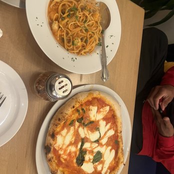 Ugo - SPAGHETTI AMALFI and Pizza magherita - Italian Near Me - Culver City, California