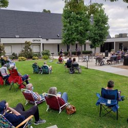 Glendora Community Church - Outdoor service on the courtyard!