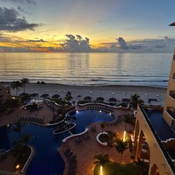 Kempinski Hotel Cancún - Straight on sunrise view from club king room.