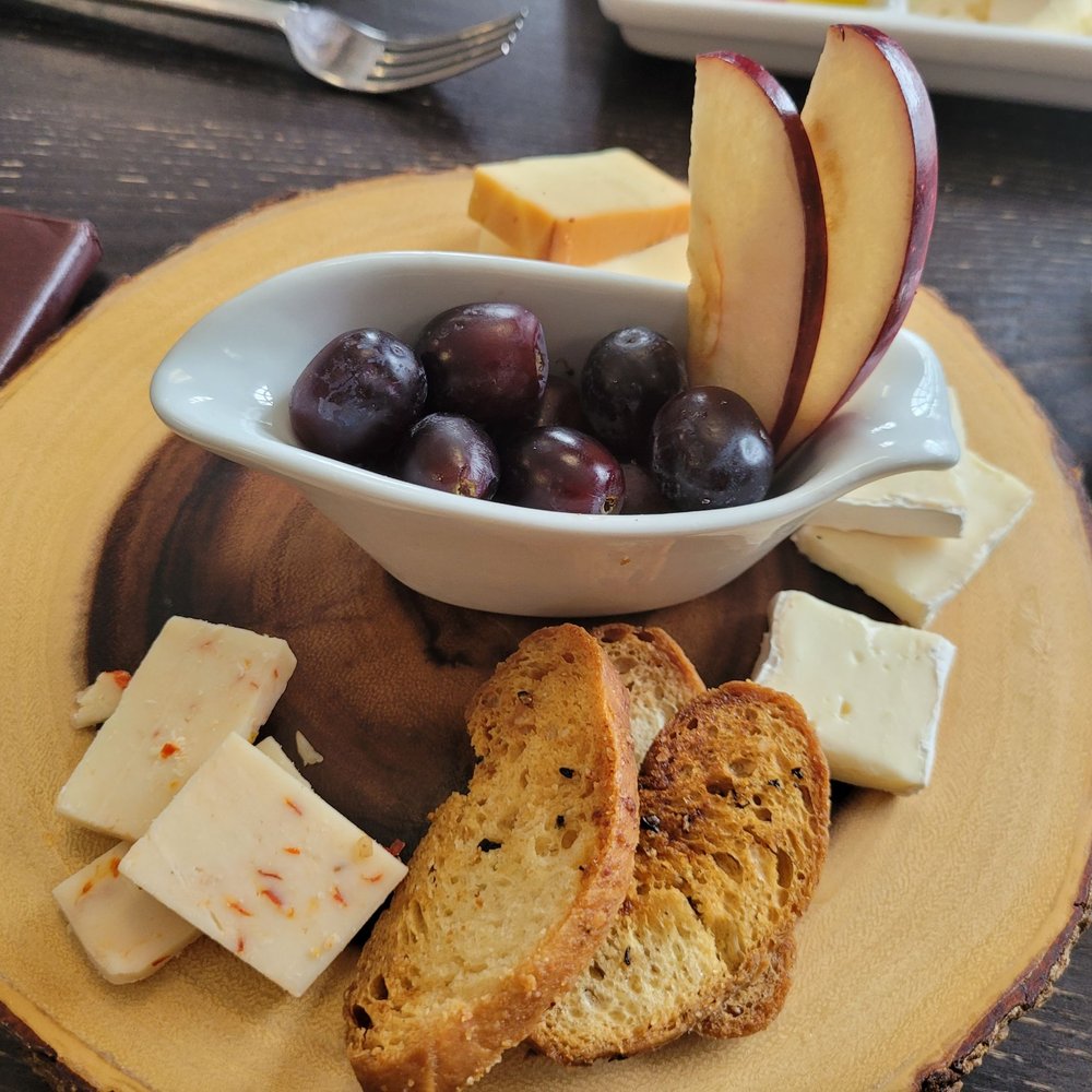 Nataz - Crostinis with cheese, grapes, and apple slices - New American Near Me - Clinton, Connecticut Nataz - Crostinis with cheese, grapes, and apple slices - New American Near Me - Clinton, Connecticut