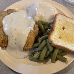 Ropers Restaurant - CFS with Green Bean & Mashed Potatoes
