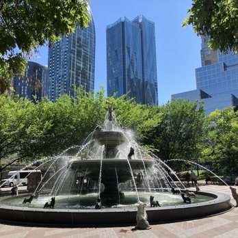 Berczy Park - Parks Near Me - Toronto, Ontario