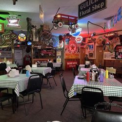 Crazy R's Bar & Grill - Inside