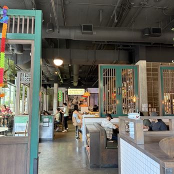 Gao Lhao - Inside - Thai Near Me - Seattle, Washington Gao Lhao - Inside - Thai Near Me - Seattle, Washington