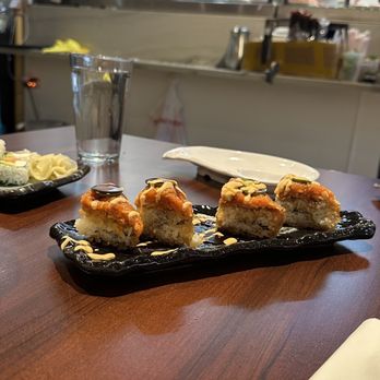 Sushi Arashi - It's is very delicious    spicy rice with sweet sauce - Sushi Bars Near Me - Mountain View, California